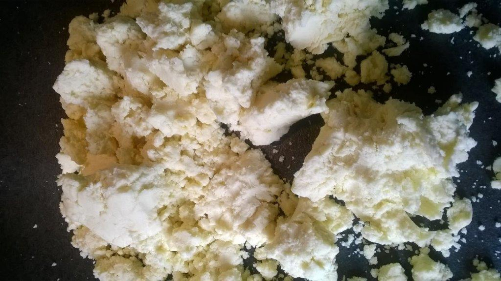 Modelling Chocolate Troubles ... Crumbling Mc