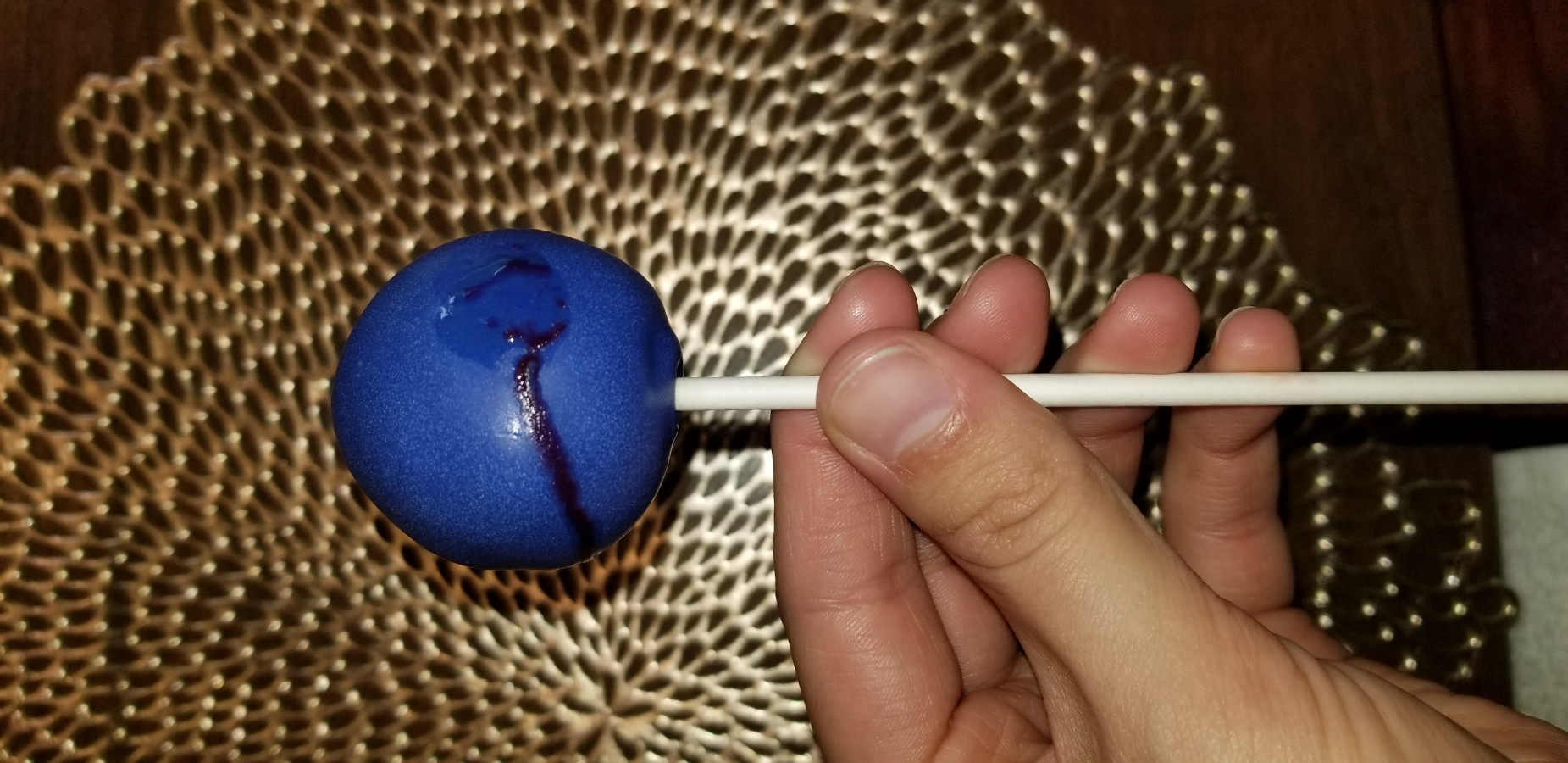 Cake Pop Cracking
