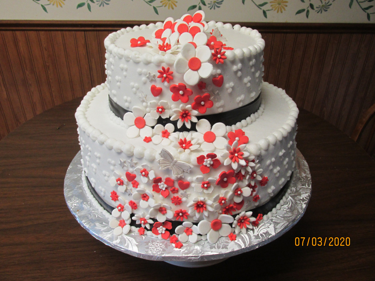 Fondant Flowers On B Uttercream