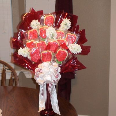 Dozen Red Rose Cookies Dozen Red Rose Cookies