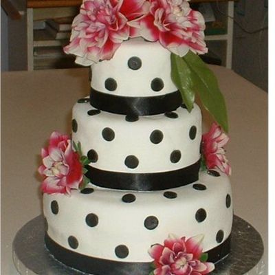 Polka Dot Graduation Cake Polka Dot Graduation Cake