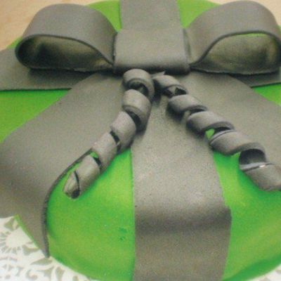 Green Gift on Cake Central