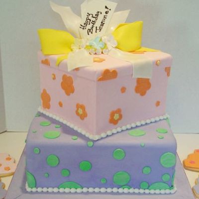 Two-Tier Gift Box Cake Two-Tier Gift Box Cake