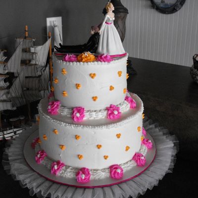 Round Wedding Cake on Cake Central