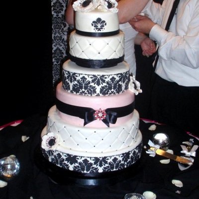 Black/white/pink Anemone Wedding Cake Black/white/pink Anemone Wedding Cake