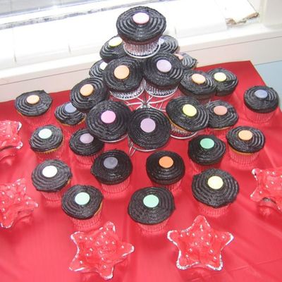 Record Cupcakes For A Rockstar Baby Shower Record Cupcakes For A Rockstar Baby Shower