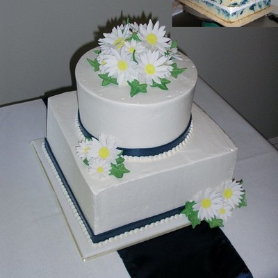 Daisies & Blue Marble Cake Daisies & Blue Marble Cake