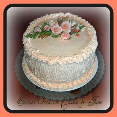 Peach Roses & Hypericum Berries Peach Roses & Hypericum Berries