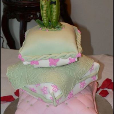 Laurie's Wedding Cake Laurie's Wedding Cake
