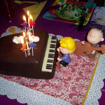 Snoopy Piano Cake Snoopy Piano Cake