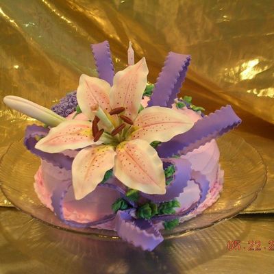 Stargazer Lily on Cake Central