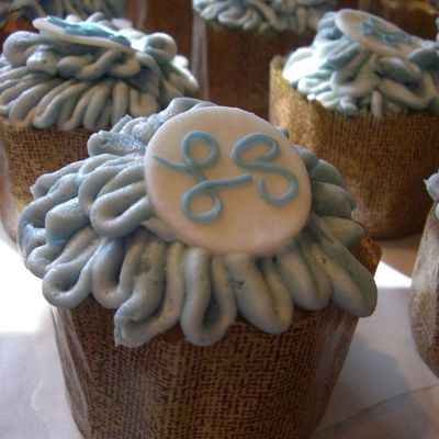 Panettone Mold Monogram Cupcakes Panettone Mold Monogram Cupcakes