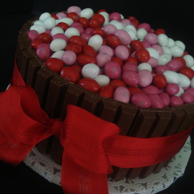 Pink Red & White Candy Barrel Cake Pink Red & White Candy Barrel Cake