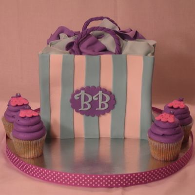Shopping Bag Cake & Cupcakes Shopping Bag Cake & Cupcakes