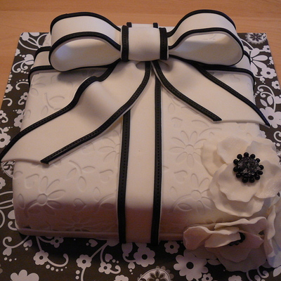 Anemone With A Bow on Cake Central