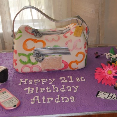 Purse Cake With Accesories Purse Cake With Accesories