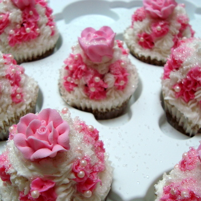 Mini Wedding Cakes With Roses And Pearls on Cake Central
