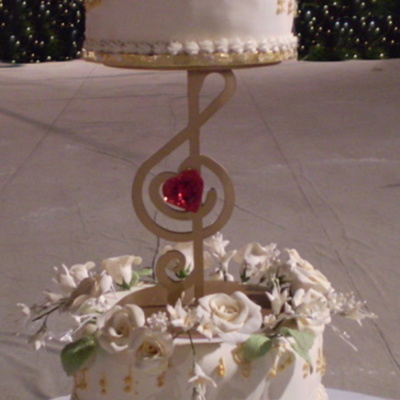 Delia's Wedding Cake... Metal Separator Delia's Wedding Cake... Metal Separator