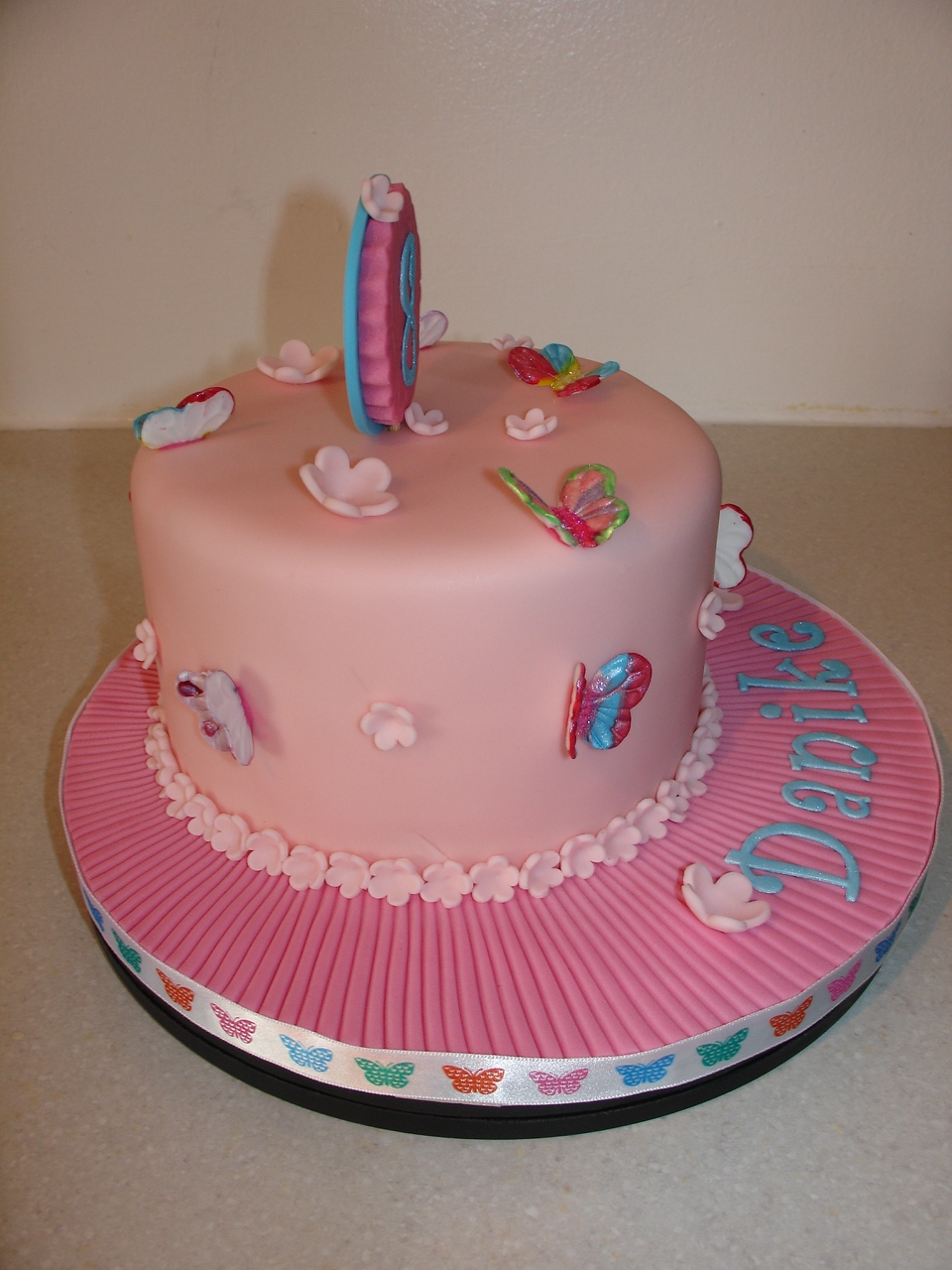 Pink Fondant Cake And Cupcakes