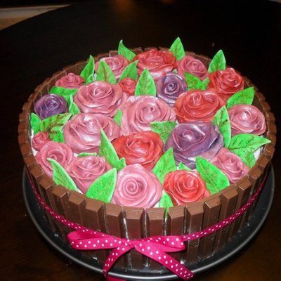 Rose Kit Kat Cake Rose Kit Kat Cake