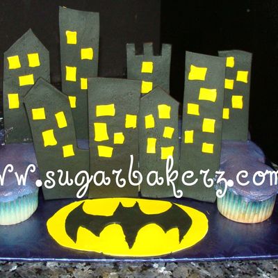 Gotham City/batman Cupcake Cake