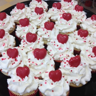 These Are Wasc Cucakes With Vanilla Buttercream Chocolate Hearts Made Froma Mold And Sprinkles For Decoration These Are Wasc Cucakes With Vanilla Buttercream Chocolate Hearts Made Froma Mold And Sprinkles For Decoration