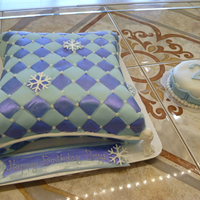 Snowflake Pillow Cake Snowflake Pillow Cake