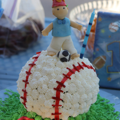 1St Birthday Smash Cake I Used Fruit Roll Ups To Make The Stitches On The Ball And The Little Boy On Top Is All Fondant 1St Birthday Smash Cake I Used Fruit Roll Ups To Make The Stitches On The Ball And The Little Boy On Top Is All Fondant