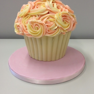 Giant Cupcake Giant Cupcake