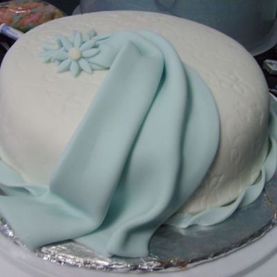 Wihte & Blue Fondant Cake Wihte & Blue Fondant Cake