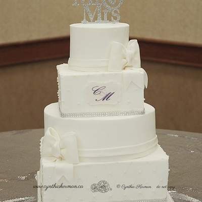 Alternating Square And Round Wedding Cake Alternating Square And Round Wedding Cake