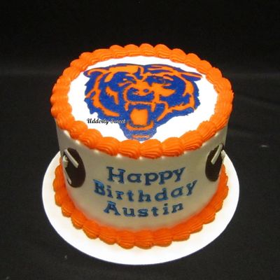 This Is A 6 Yellow Cake Frosted In Buttercream Made For A 10 Year Old Bears Football Fan The Bear Face Is A Fbct And The Footballs Amp