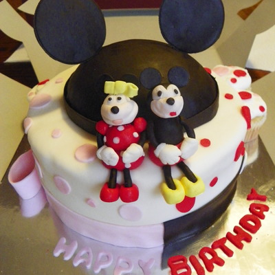 Minnie And Mickey Cake