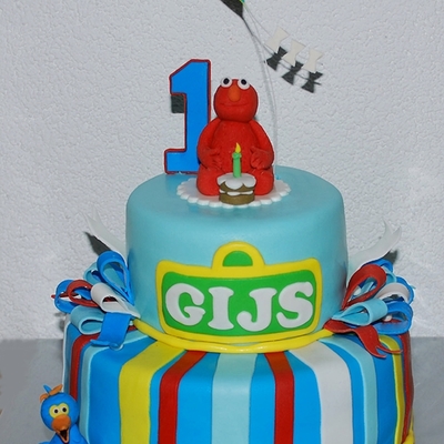 Sesame Street's Elmo & Big Bird Cake Sesame Street's Elmo & Big Bird Cake
