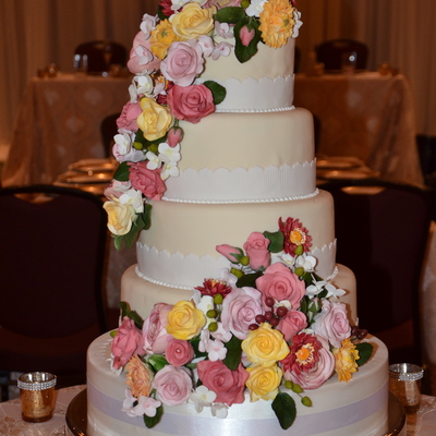 Every Once In A While I Get A Bride Who Wants Flowers On Her Cake That She Can Keep Forever This Is Betty Ann And Brians Cake Passion F Every Once In A While I Get A Bride Who Wants Flowers On Her Cake That She Can Keep Forever This Is Betty Ann And Brians Cake Passion F