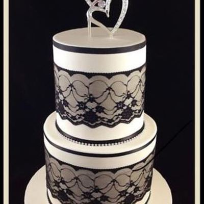 Ivory And Black Double Barrel Wedding Cake Ivory And Black Double Barrel Wedding Cake
