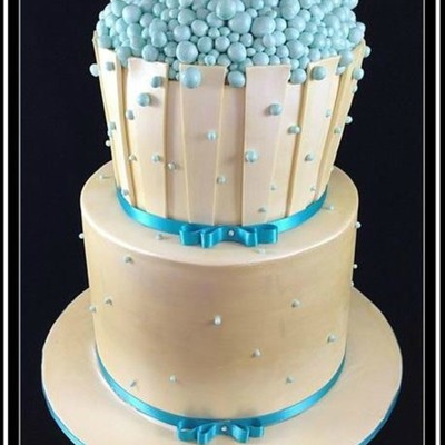 The Last Wedding Cake Of The Season Was Based On The Bubbles Design By Cake Face The Cake Was Painted With Ivory Lustre And The Bubbles W The Last Wedding Cake Of The Season Was Based On The Bubbles Design By Cake Face The Cake Was Painted With Ivory Lustre And The Bubbles W
