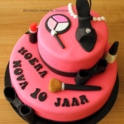 Make Up Cake on Cake Central