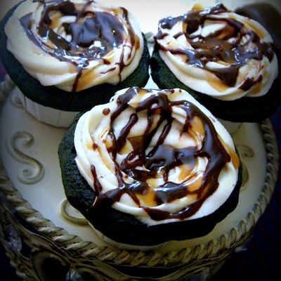 St Pattys Day Cupcakes Dark Chocolate Fudge Cupcakes Dyed Green Of Course Filled With A Chocolate Caramel Ganache Topped With Irish Cre St Pattys Day Cupcakes Dark Chocolate Fudge Cupcakes Dyed Green Of Course Filled With A Chocolate Caramel Ganache Topped With Irish Cre