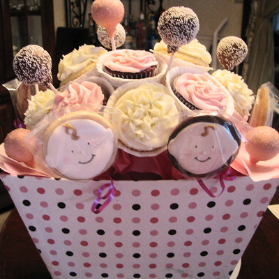 Baby Shower Cupcake Bouquet With A Little Extra Baby Shower Cupcake Bouquet With A Little Extra