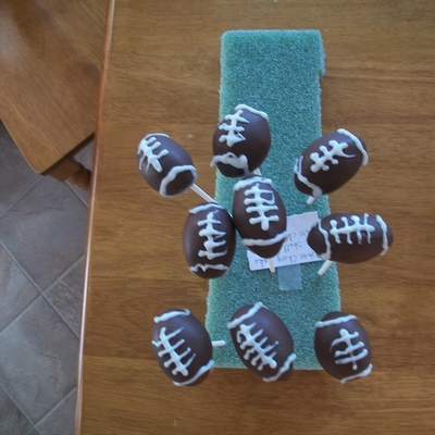 Footyball Cakepops:) Footyball Cakepops:)