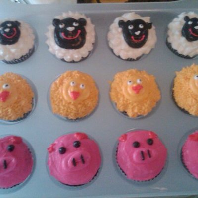 Farm Theme Birthday Cupcakes Farm Theme Birthday Cupcakes