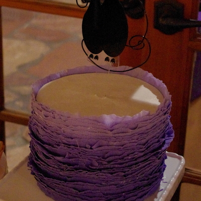The Couple Wanted A Whimsical Topper And They Love Their Pet Cats So I Suggested A Pair Of Cats Made Out Of Acrylic And Wire Cake Is An The Couple Wanted A Whimsical Topper And They Love Their Pet Cats So I Suggested A Pair Of Cats Made Out Of Acrylic And Wire Cake Is An