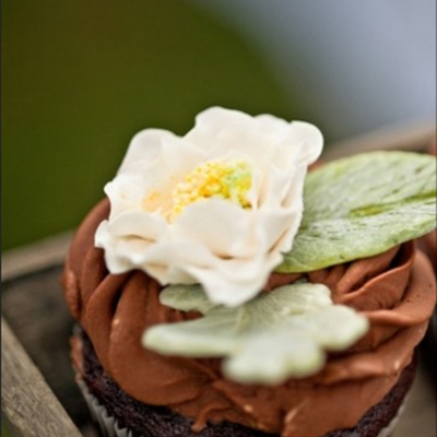 Vintage Rustic Garden Wedding Cupcakes Vintage Rustic Garden Wedding Cupcakes