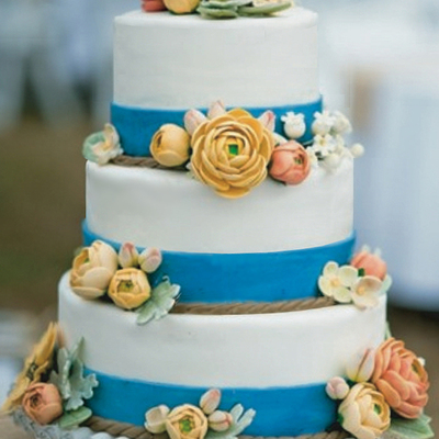 Vintage Wedding Cake With Ranunculus Vintage Wedding Cake With Ranunculus