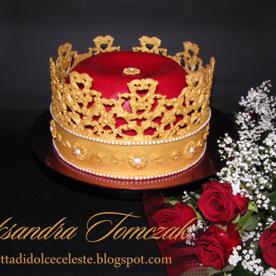 This Is My Two Pieces Birthday Cake Made By Me Crown Was Made With 24 Gold Home Made Fondant With True Paited Pearls To Make It I Us