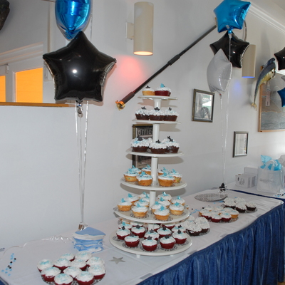 Cheer Banquet 100 Extra Large Choc Vanilla Red Velvet Confetti Cakes Filled With A Baam Blue Icing Center on Cake Central