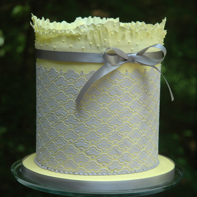 Scallops & Ruffled Top Cake Scallops & Ruffled Top Cake