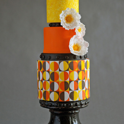 Elegant Retro Wedding Cake Elegant Retro Wedding Cake