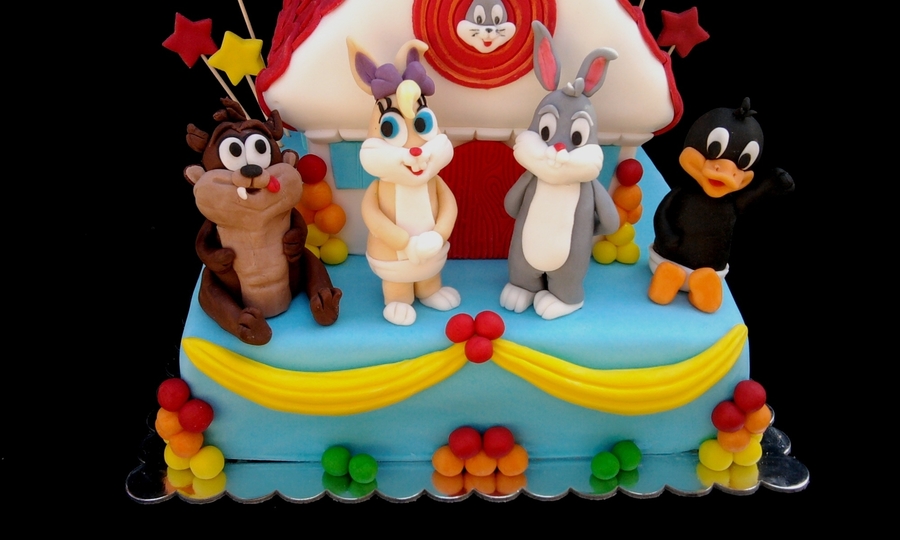 Looney Tunes Cake - CakeCentral.com